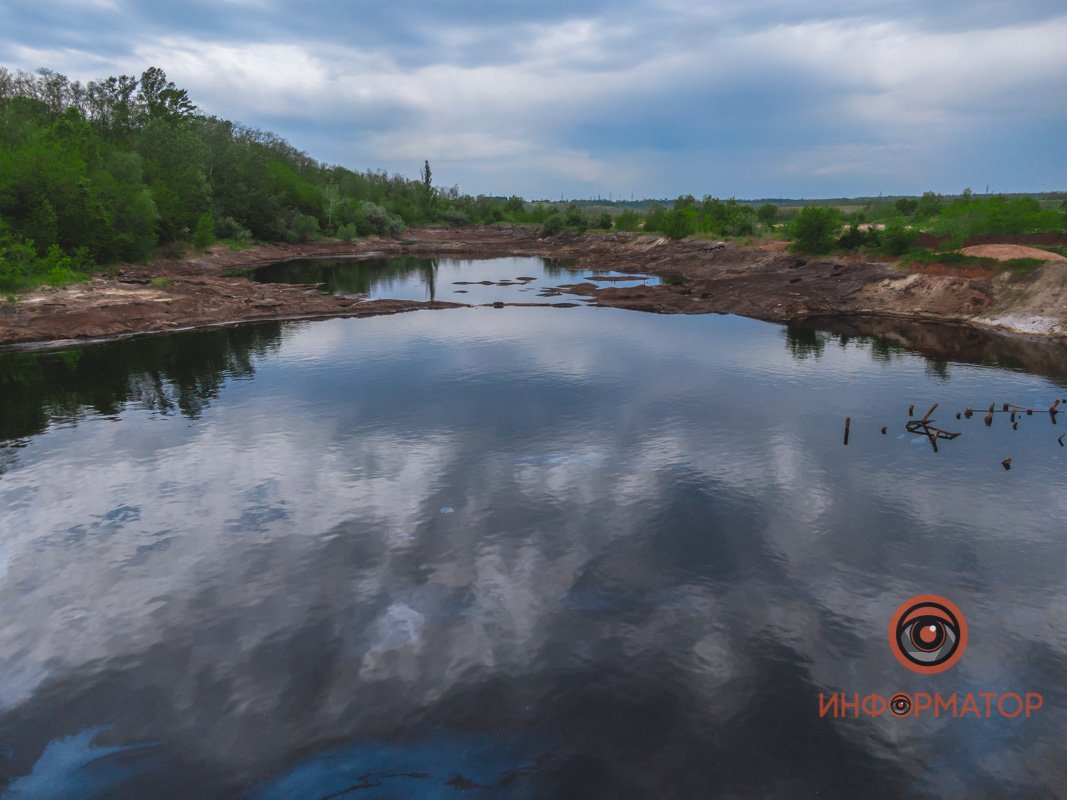 Вода черная от от отходов Вода черная от от отходов