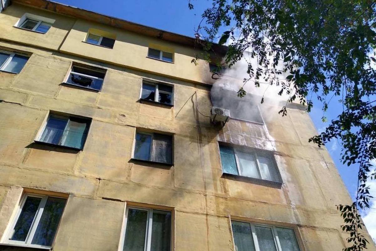 Горела квартира на четвертом этаже Горела квартира на четвертом этаже