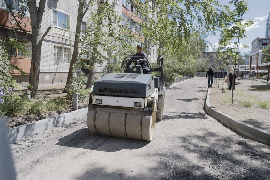 В Днепре во время карантина продолжаются ремонты дорог и благоустройство 2