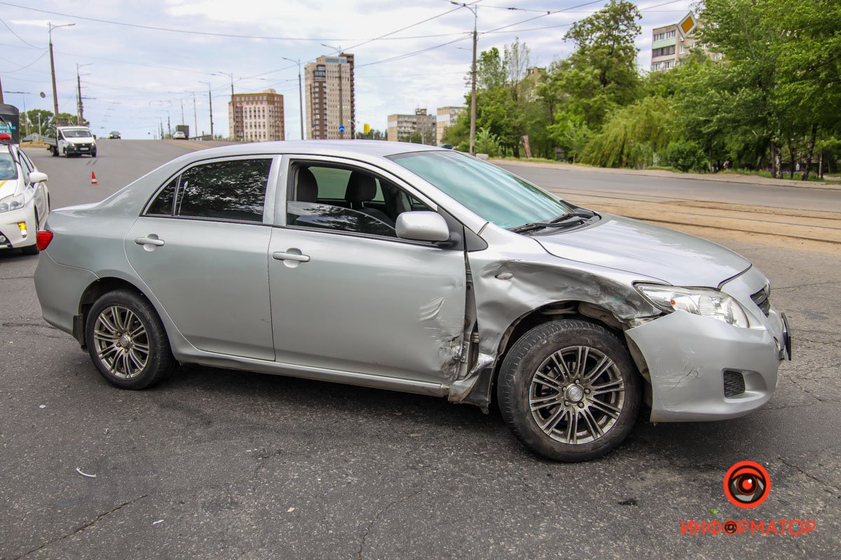 Столкнулись Chevrolet и Toyota