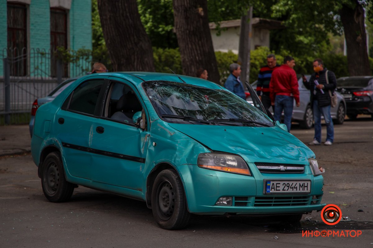 Для оказания помощи водителю Chevrolet на место вызвали скорую