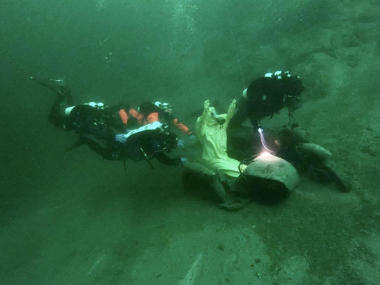 Подводный музей на дне карьера