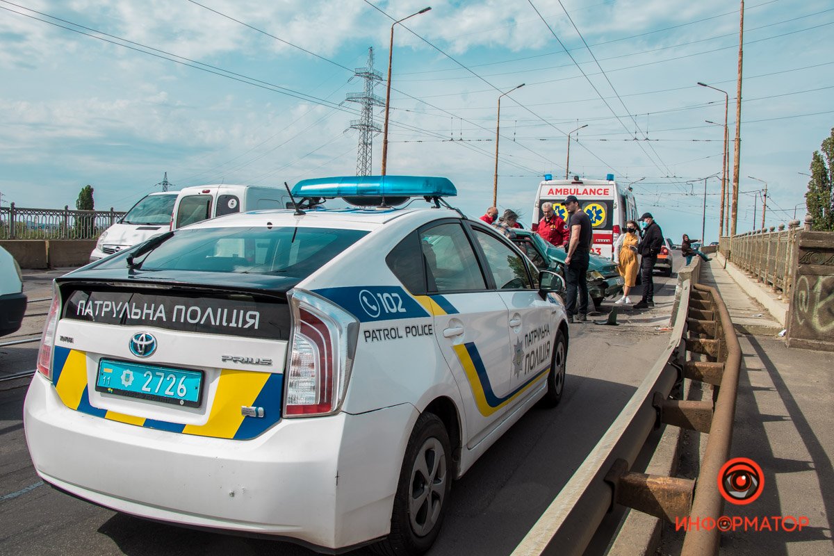 Авария произошла на Старом мосту Авария произошла на Старом мосту
