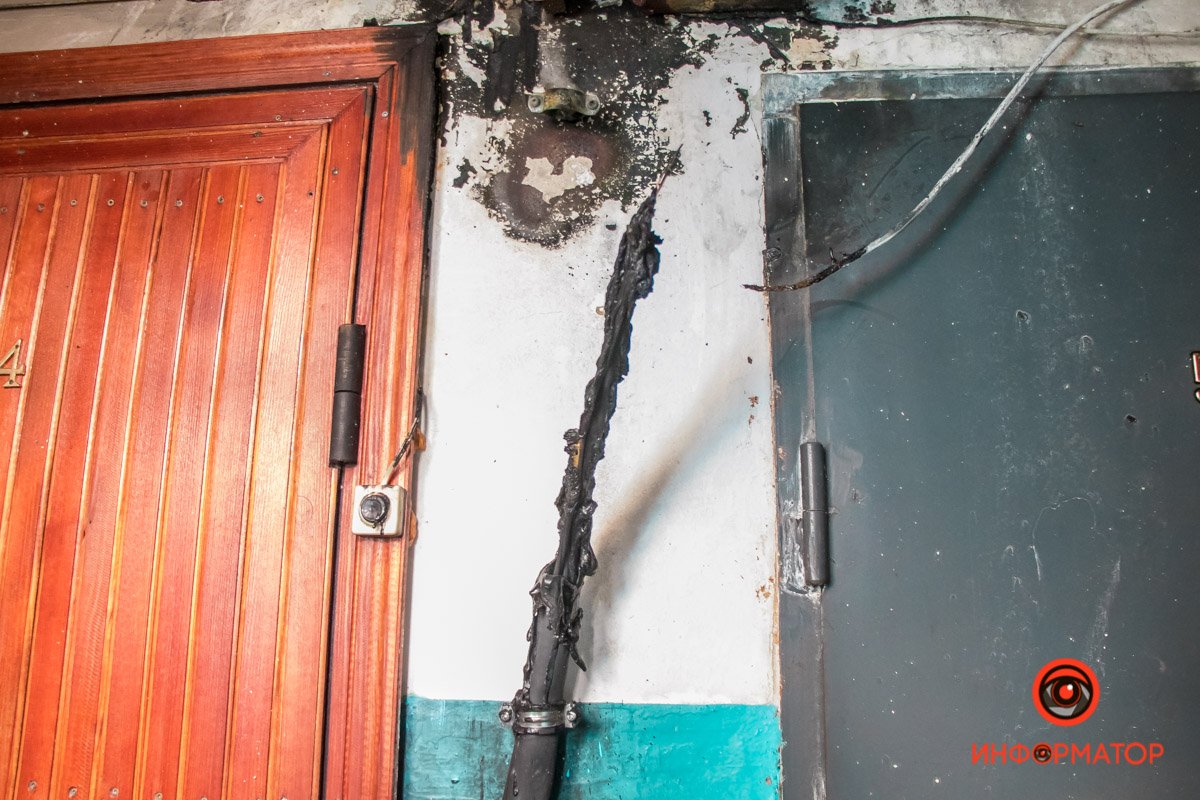 Плотный дым моментально заполнил помещение Плотный дым моментально заполнил помещение