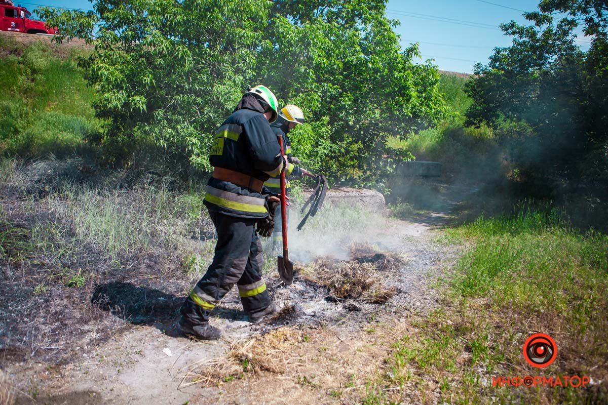 Они сразу же начали ликвидировать огонь Они сразу же начали ликвидировать огонь