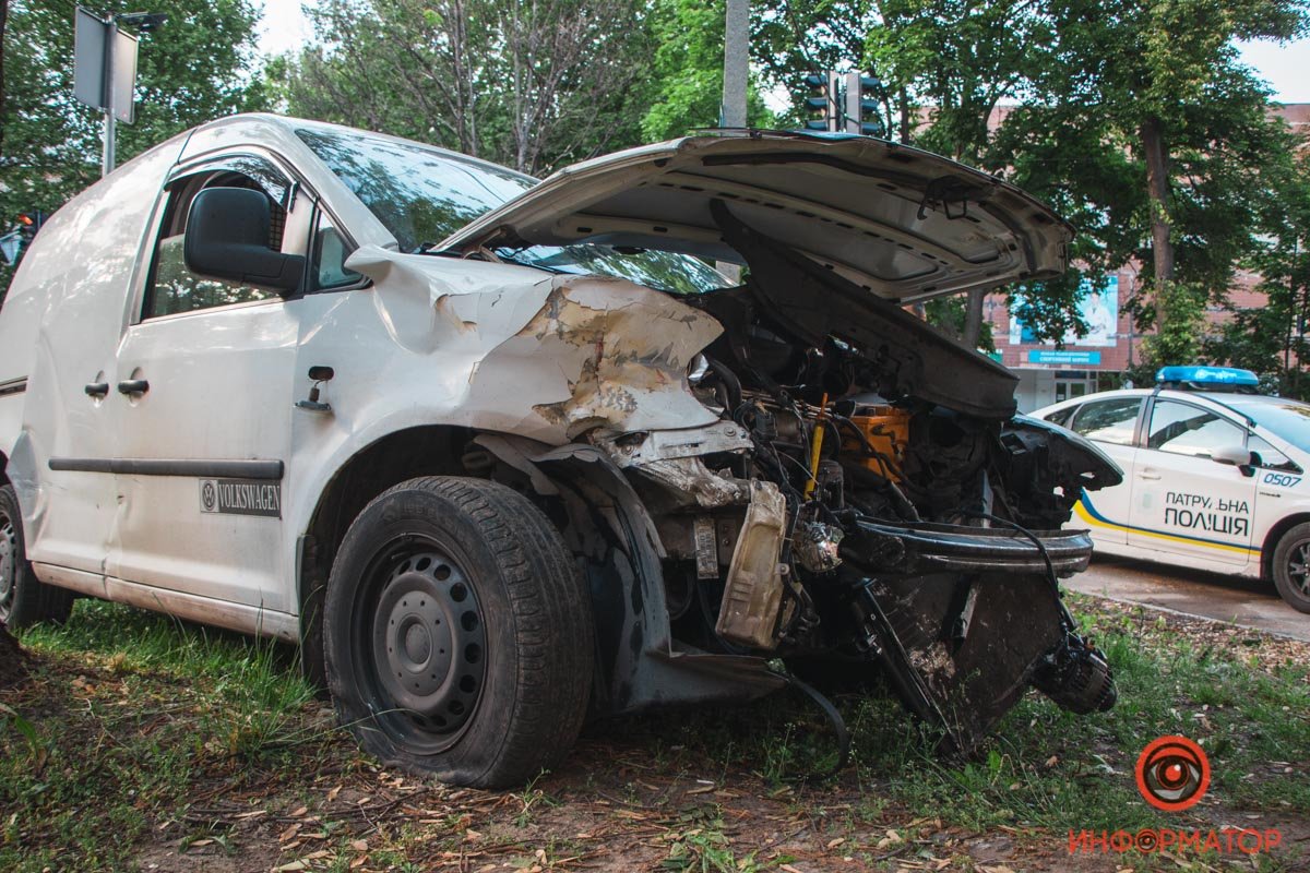 Пассажира Volkswagen госпитализировали Пассажира Volkswagen госпитализировали