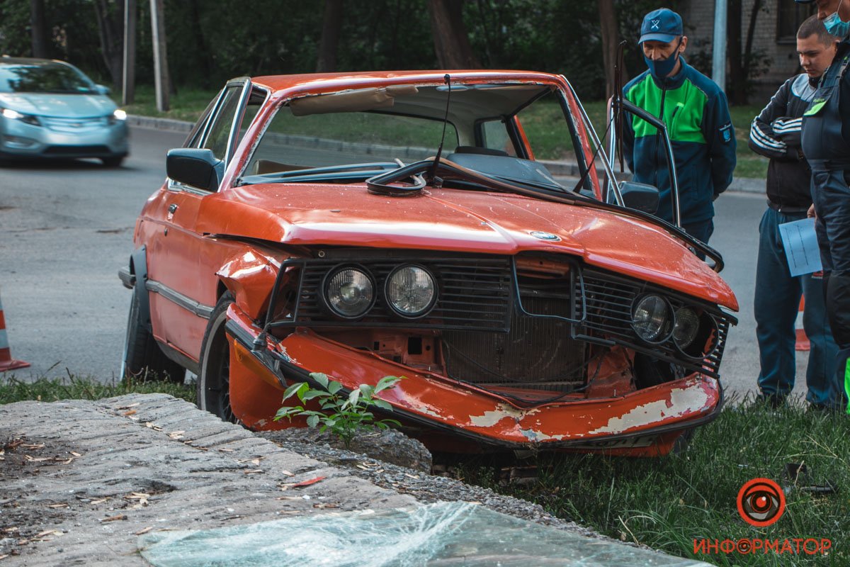 Водитель BMW получил травмы Водитель BMW получил травмы