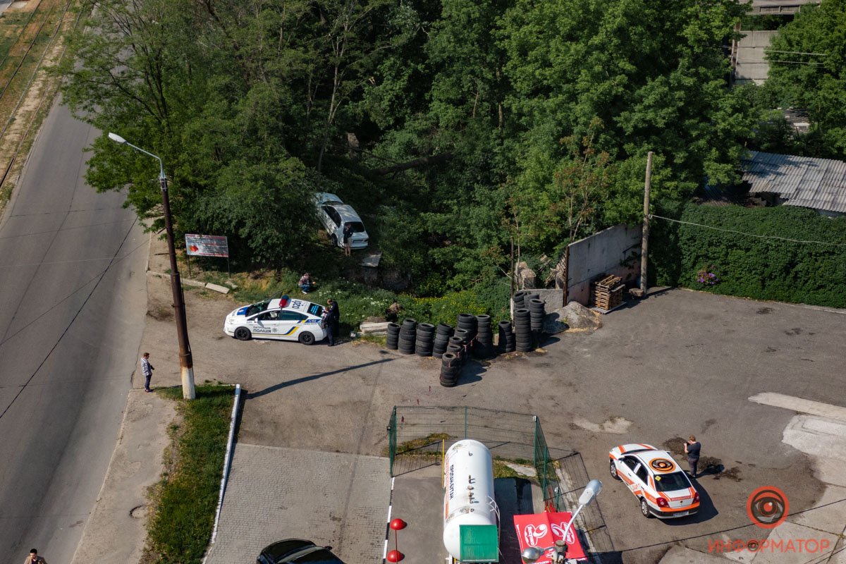 Авария произошла напротив СТО