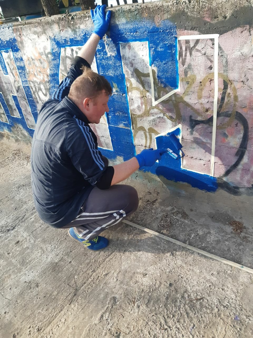 Фанаты ФК "Днепр" создали несколько новых граффити в поддержку клуба 3