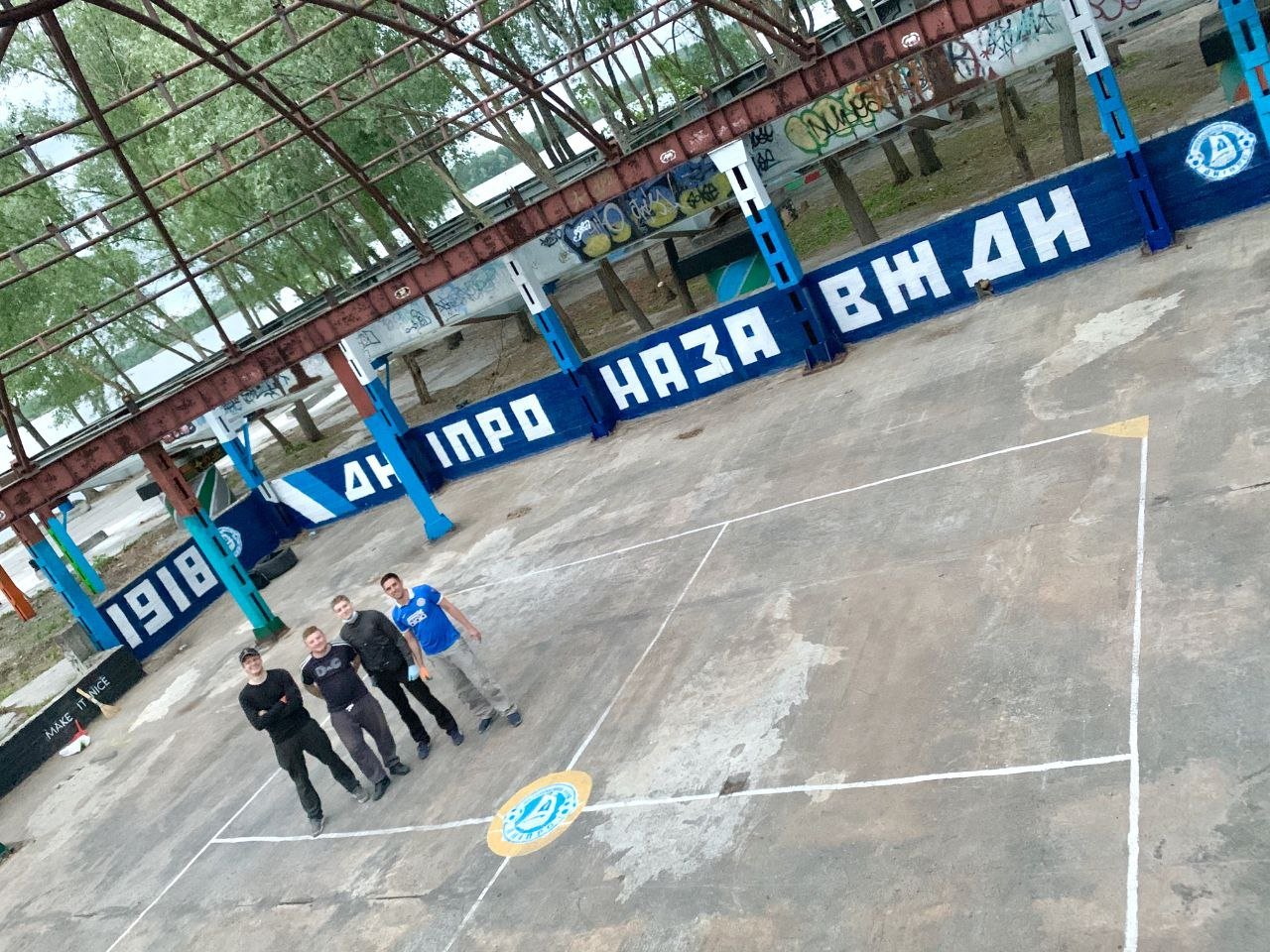 Фанаты ФК "Днепр" создали несколько новых граффити в поддержку клуба 7