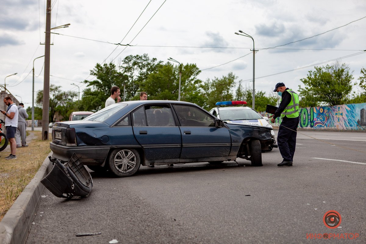 Предварительно, у Opel лопнуло колесо Предварительно, у Opel лопнуло колесо