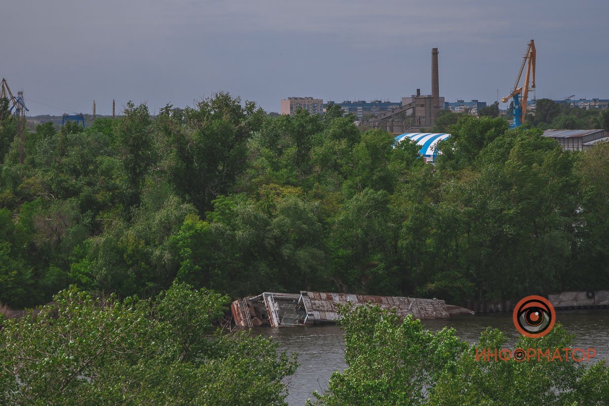 Прошлое, которое медленно идет ко дну Прошлое, которое медленно идет ко дну