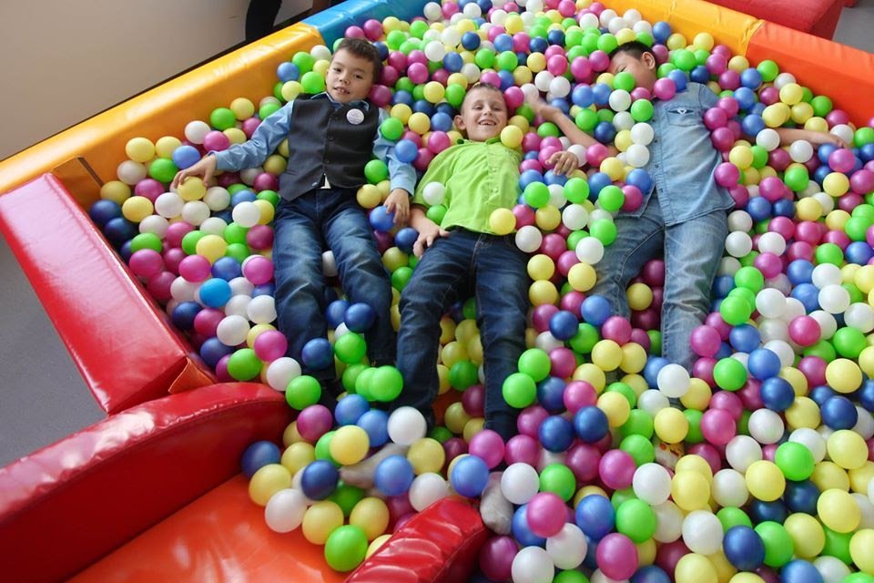 Школа на Днепропетровщине лишила проверяющих дара речи, - Юрий Голик 21