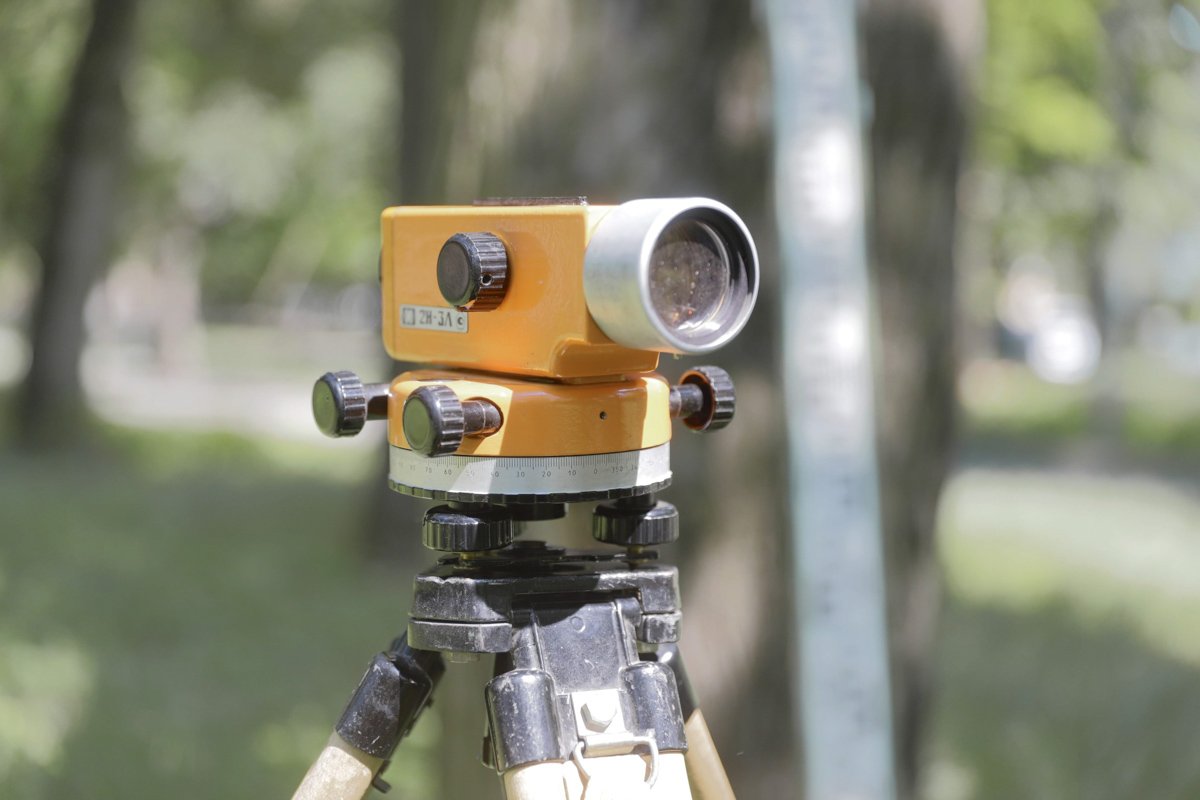 Сейчас специалисты работают на участке, площадью в районе 250 м²