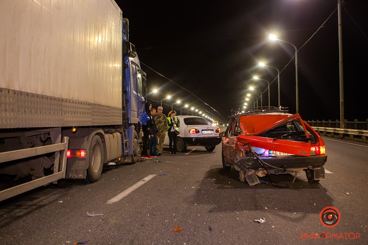 Фура въехала в Lada Фура въехала в Lada