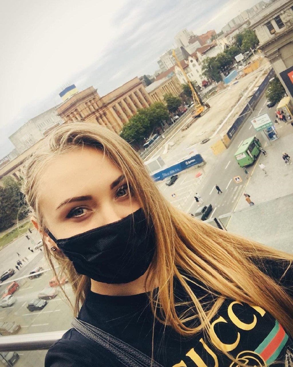 Днепр в масках: ТОП фото жителей Днепра из Instagram 11