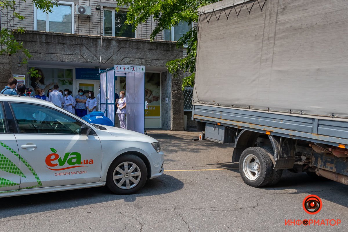 VARUS и EVA передали благотворительную помощь акушерскому отделению больницы Мечникова в Днепре 5