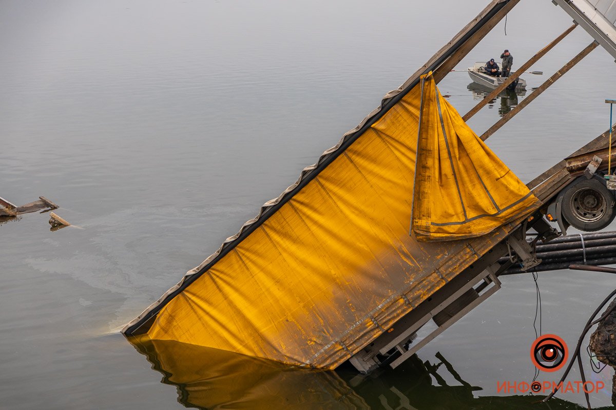 Планируется привлечь плавучий кран