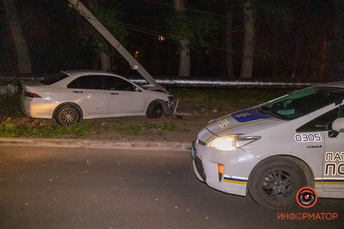 На место прибили сотрудники полиции и скорая