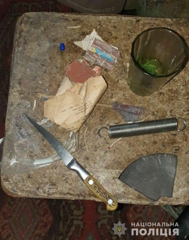 Мужчина ударил зятя ножом из-за того, что тот не захотел возвращать ему банковскую карту Мужчина ударил зятя ножом из-за того, что тот не захотел возвращать ему банковскую карту