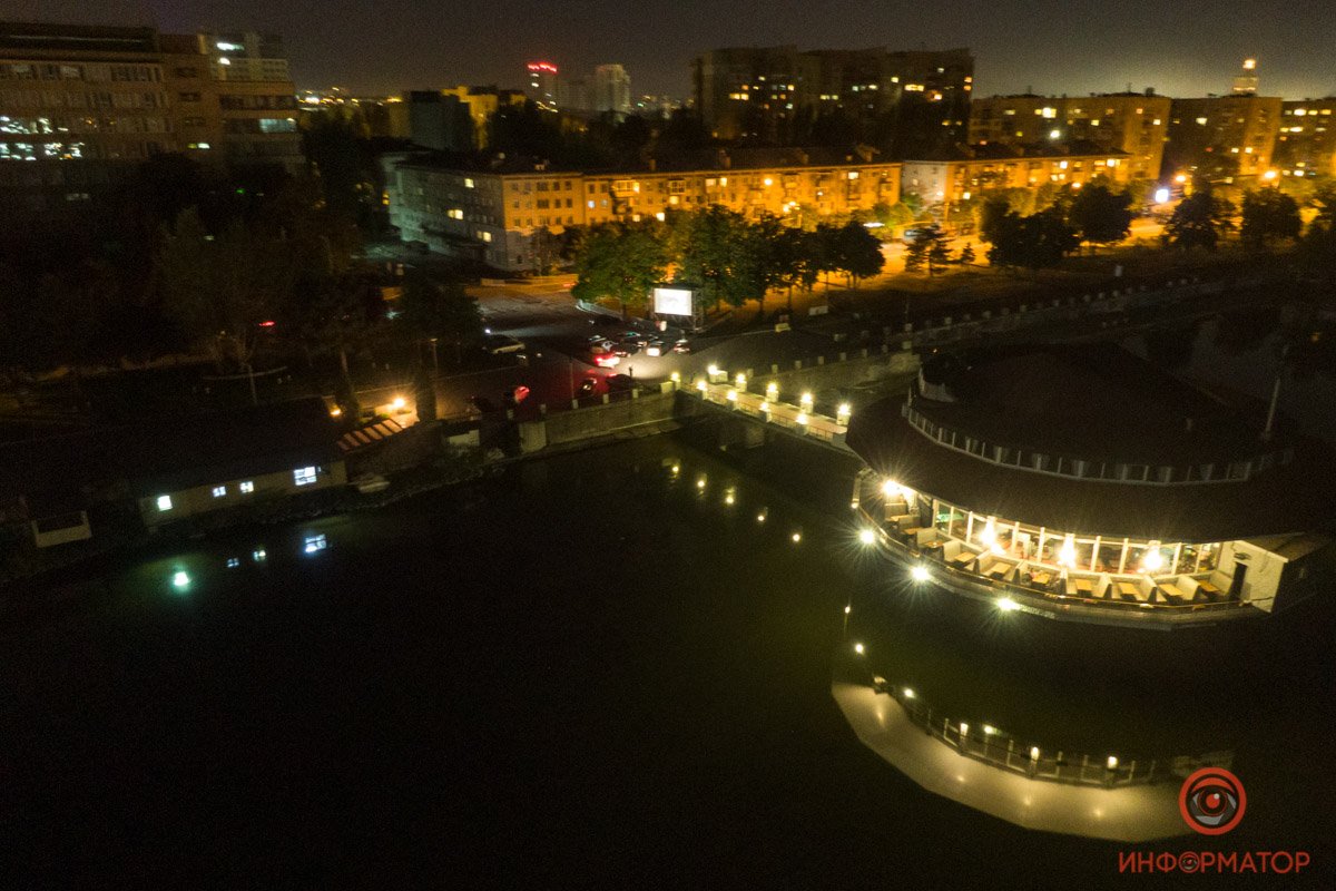 За вечер - два показа