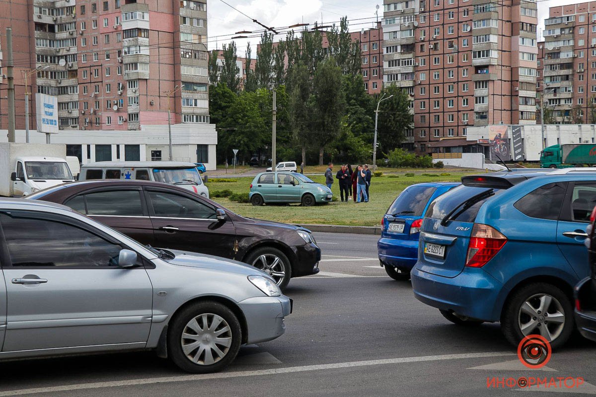 Авария произошла на кольце Набережной Победы Авария произошла на кольце Набережной Победы