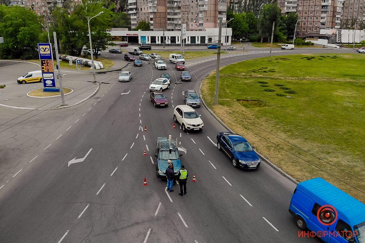 Пробки нет, но есть некоторые затруднения движения Пробки нет, но есть некоторые затруднения движения