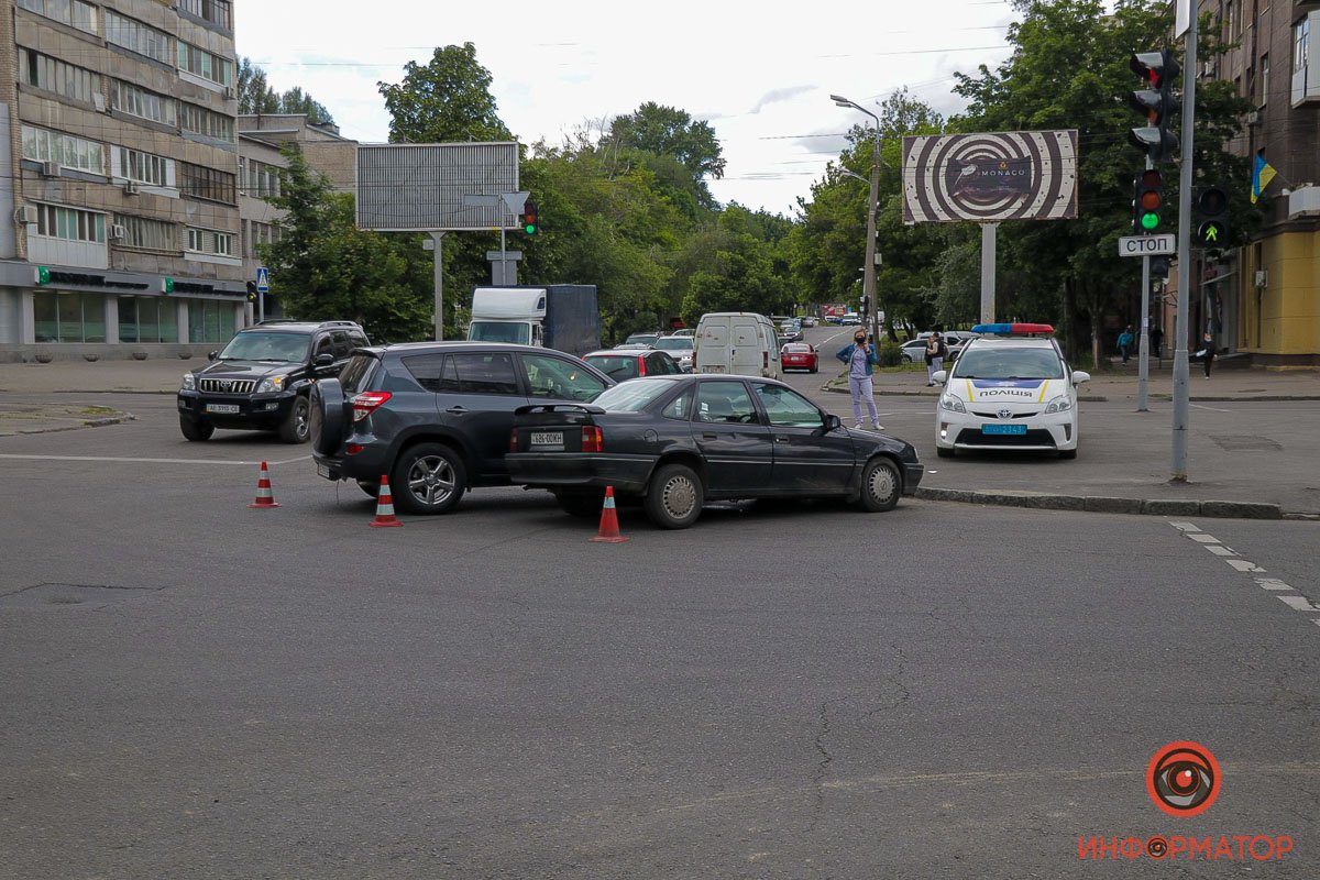 Авария произошла на перекрестке Поля и улицы Антоновича