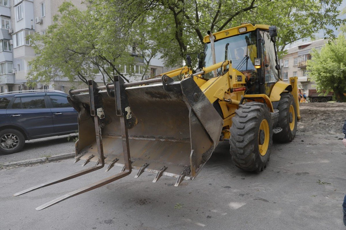 В Днепре начался капитальный ремонт площади Шевченко В Днепре начался капитальный ремонт площади Шевченко