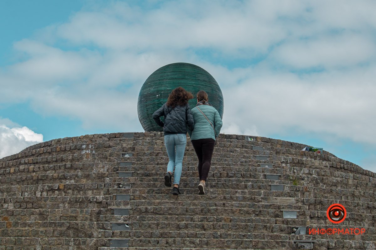 Застигнут врасплох любовью: свободный и молодой.