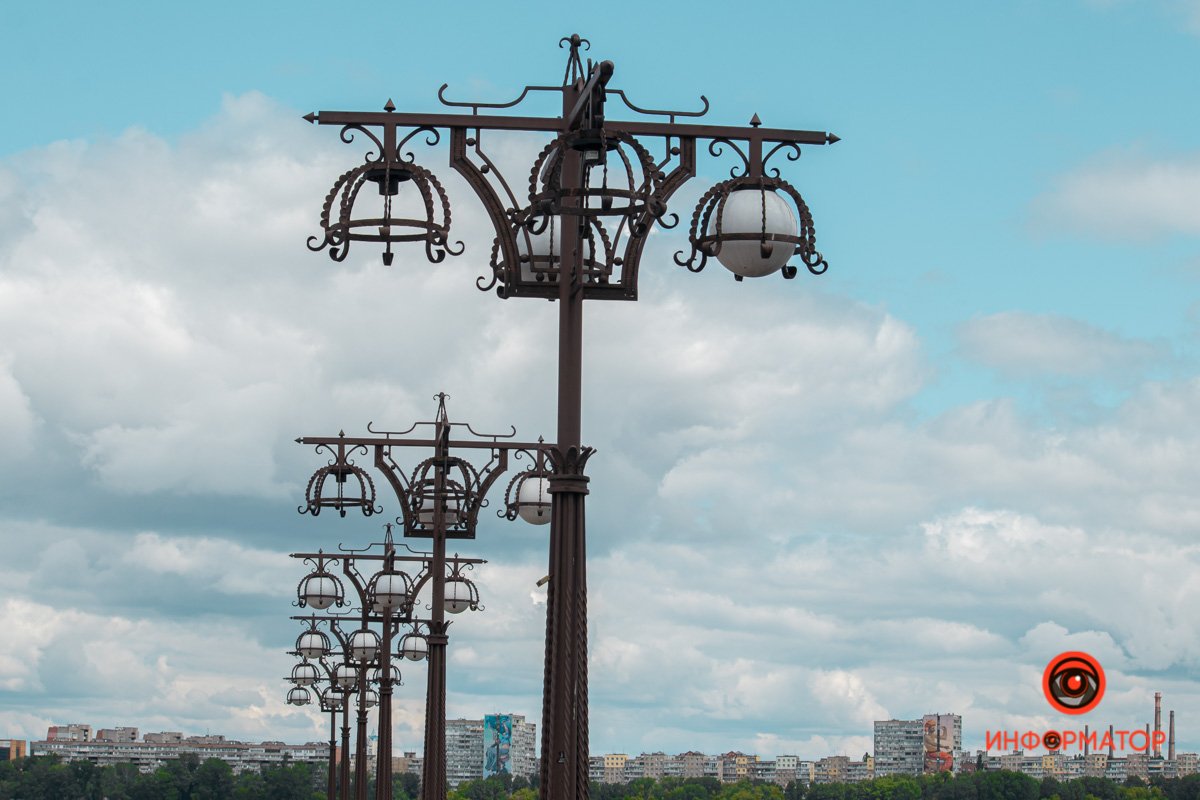 Я сыт эти маем, мама. Я поздно вернусь домой.