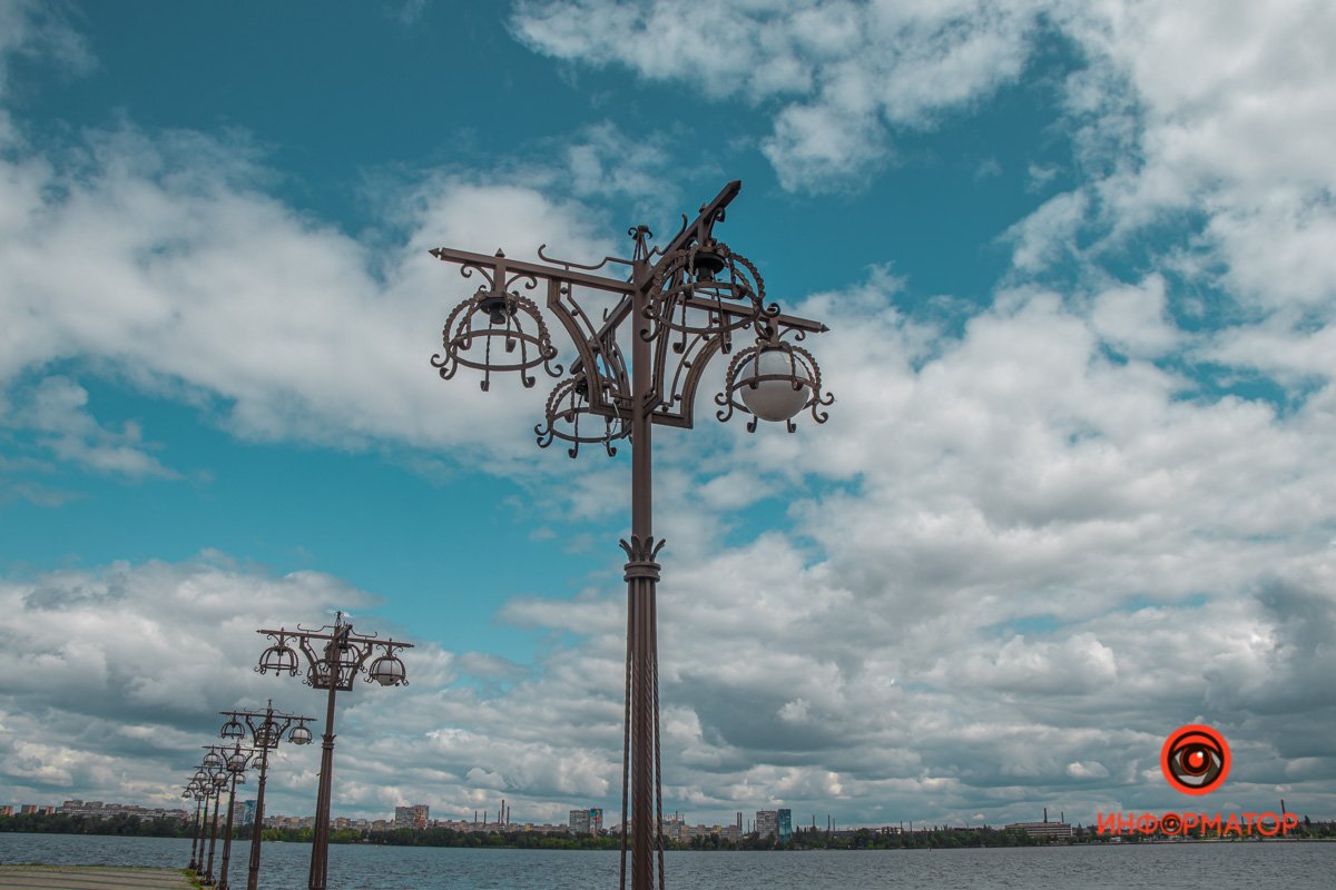 Прекрасная, звонкая девочка-ураган,