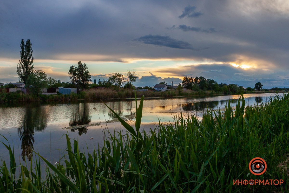 Как в Днепре выглядит закат над озером Куриным 3