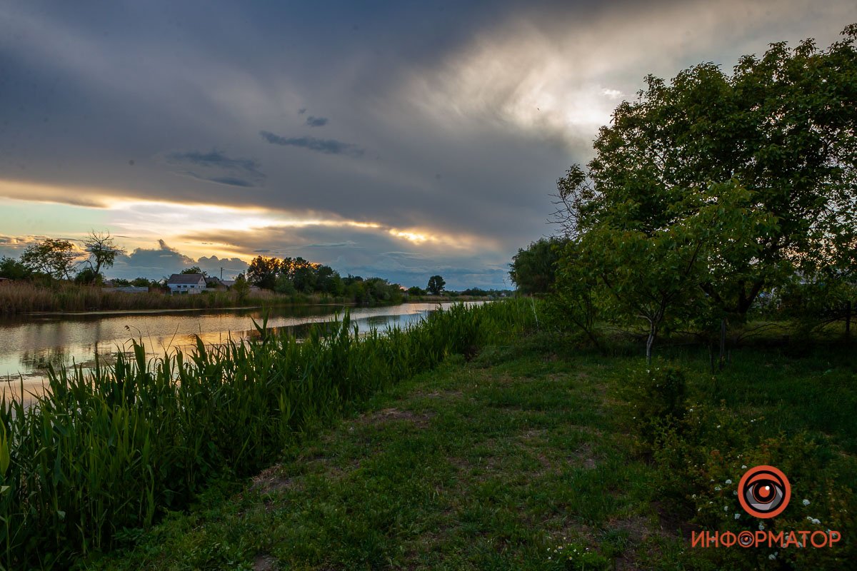 Как в Днепре выглядит закат над озером Куриным 8
