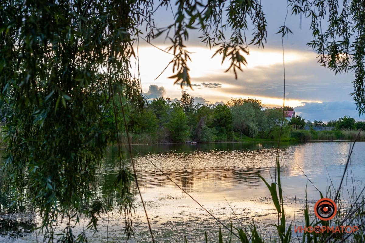 Как в Днепре выглядит закат над озером Куриным 17