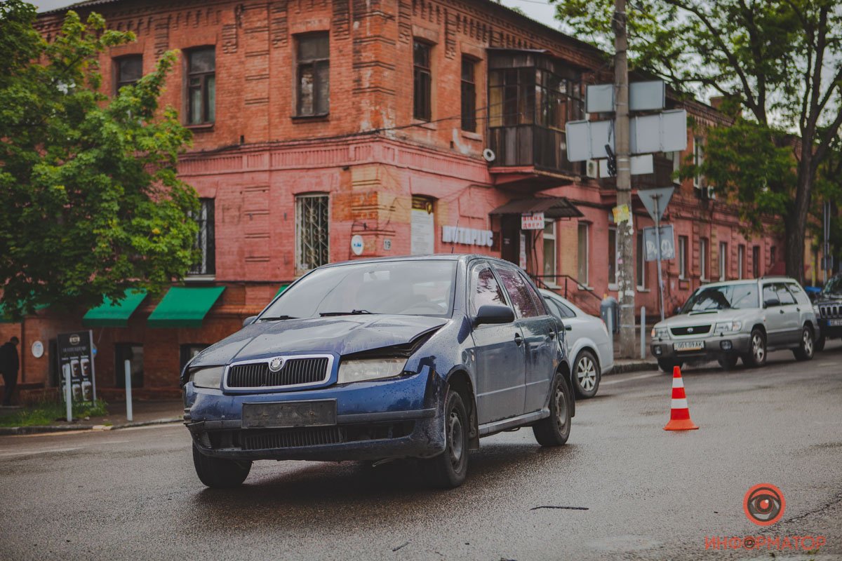 Skoda ехала по Святослава Храброго в сторону ж/д вокзала