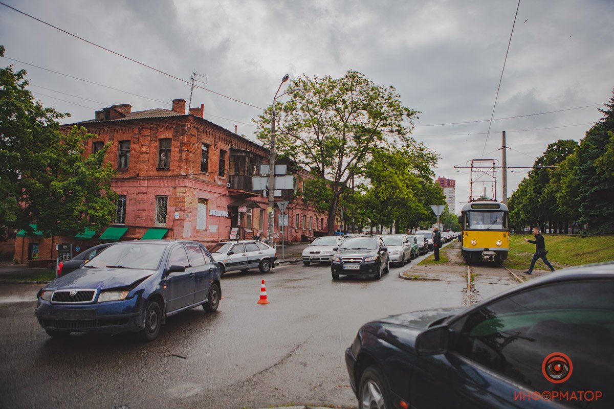 Авария стала причиной пробки