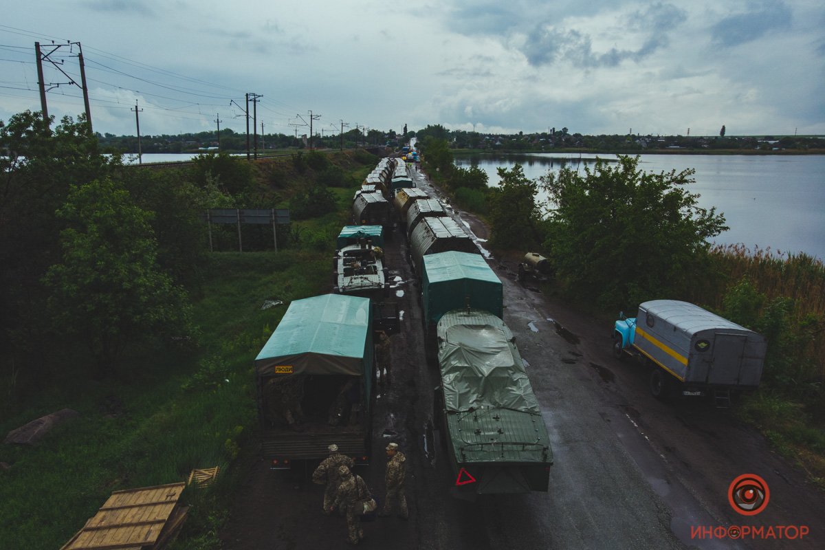 Под Никополем на месте обрушившегося моста открыли понтонную переправу 6