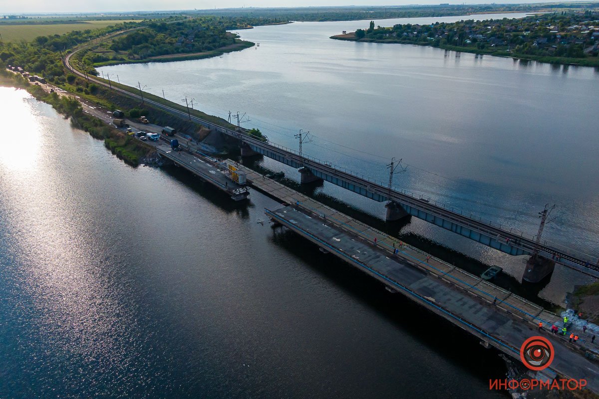 Под Никополем на месте обрушившегося моста открыли понтонную переправу 28