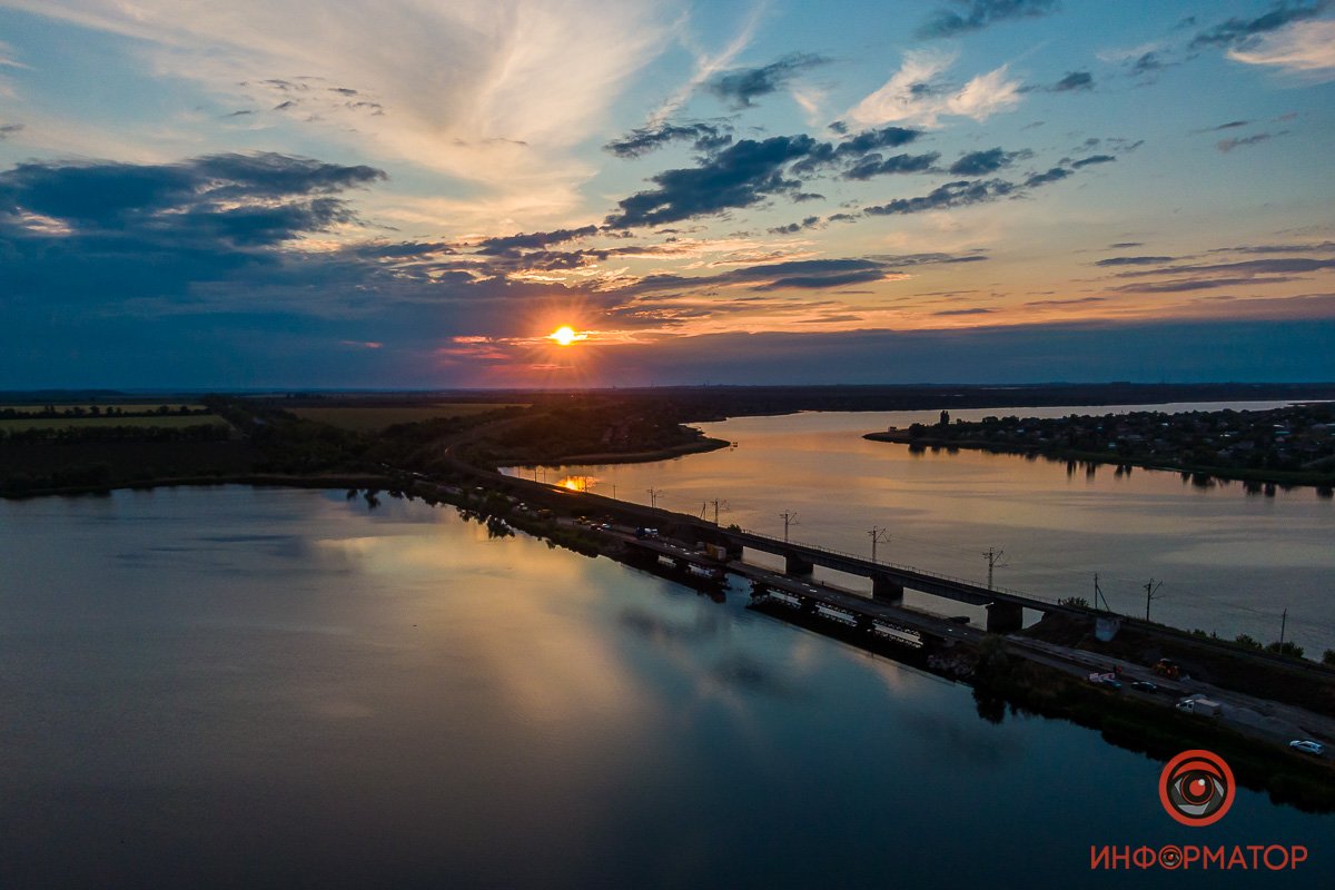 Под Никополем на месте обрушившегося моста открыли понтонную переправу 37