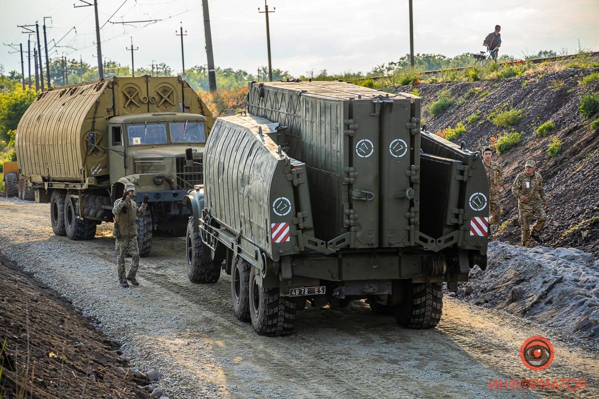 Под Никополем на месте обрушившегося моста открыли понтонную переправу 42