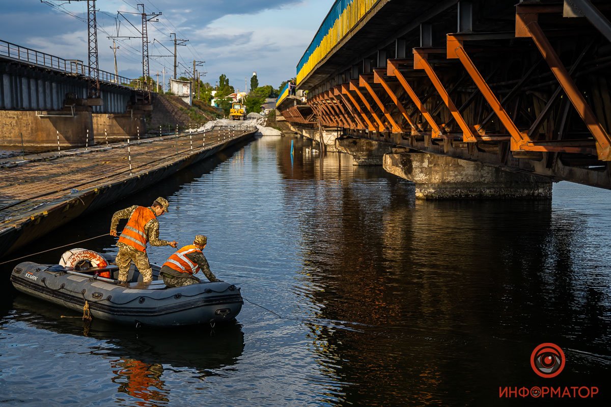 Под Никополем на месте обрушившегося моста открыли понтонную переправу 51