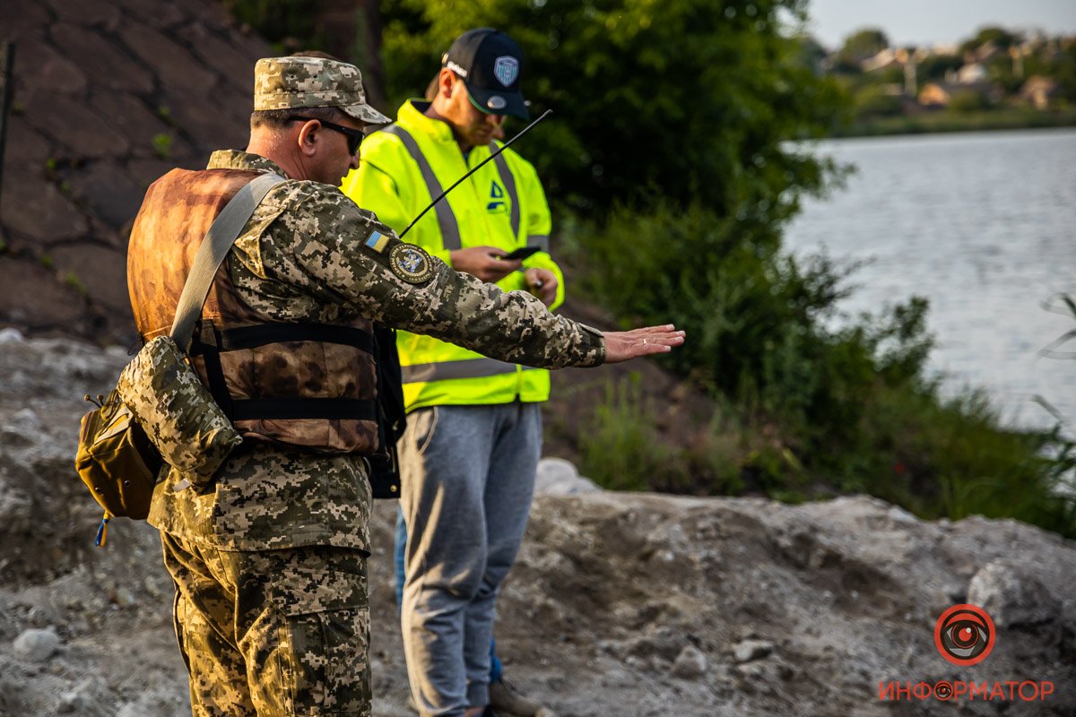 Под Никополем на месте обрушившегося моста открыли понтонную переправу 53