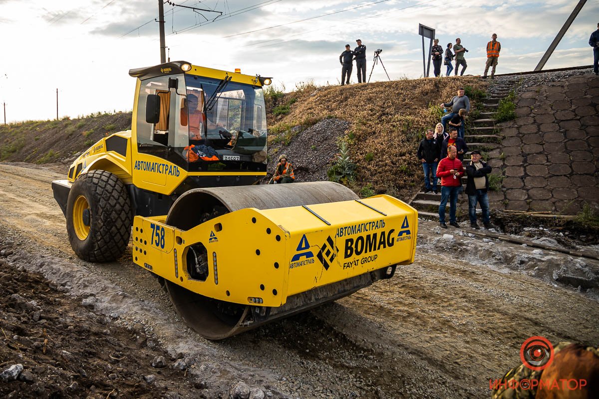 Под Никополем на месте обрушившегося моста открыли понтонную переправу 57