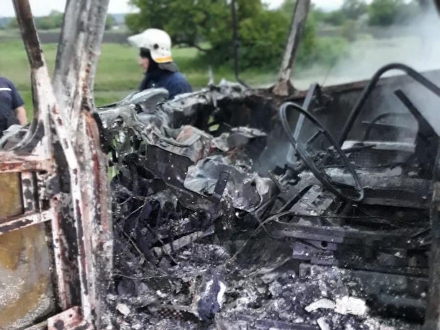 Недалеко от Днепра сгорел рейсовый автобус, который перевозил пассажиров 2