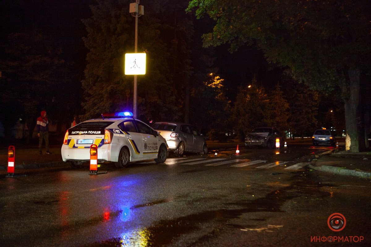 Авария произошла на перекрестке проспекта Гагарина и улицы Абхазской Авария произошла на перекрестке проспекта Гагарина и улицы Абхазской