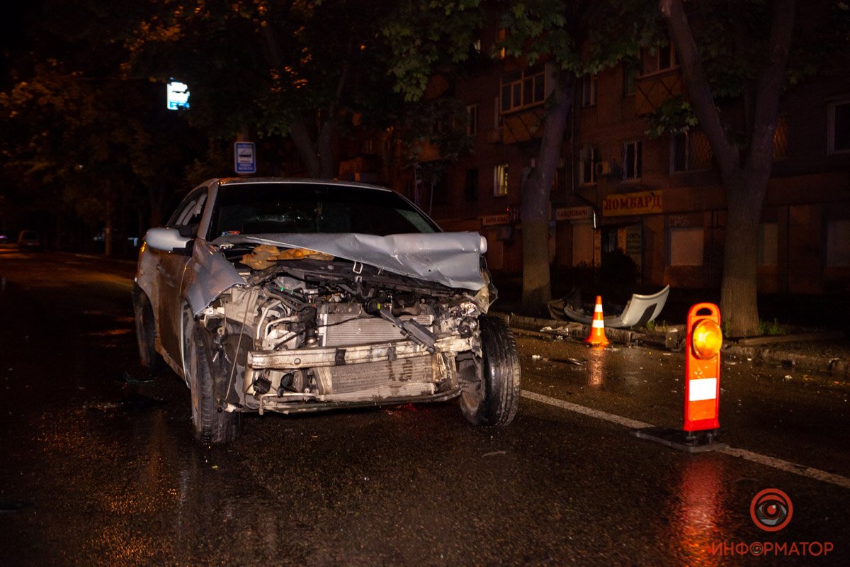 Предварительно, Volkswagen ехал по Абхазской, а Renault - по проспекту Гагарина Предварительно, Volkswagen ехал по Абхазской, а Renault - по проспекту Гагарина