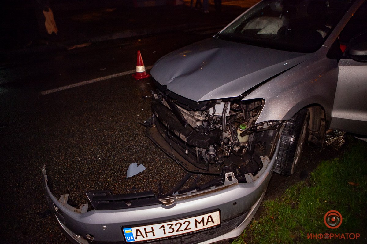 У Volkswagen снесло бампер У Volkswagen снесло бампер