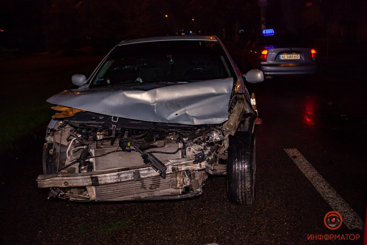 ДТП стало помехой для движения в сторону подстанции по правой полосе ДТП стало помехой для движения в сторону подстанции по правой полосе