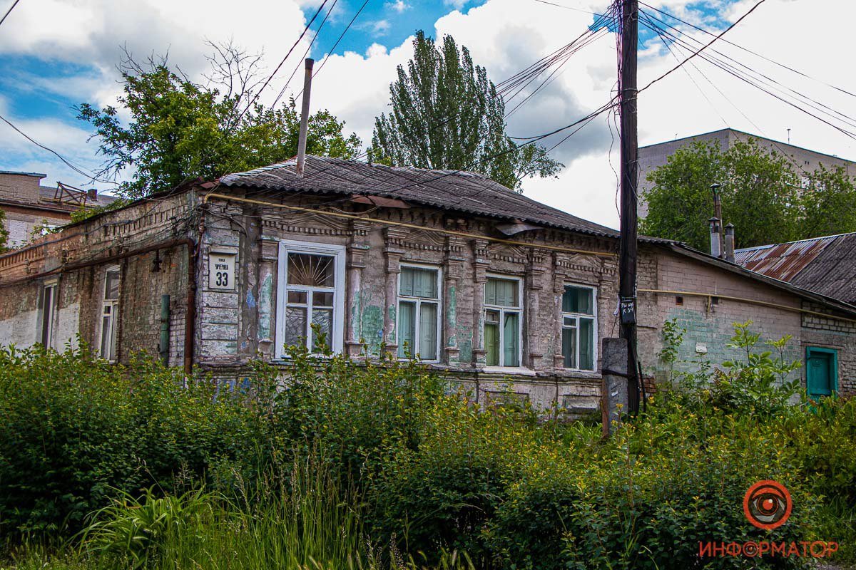 А рядом - почти сельской домик А рядом - почти сельской домик